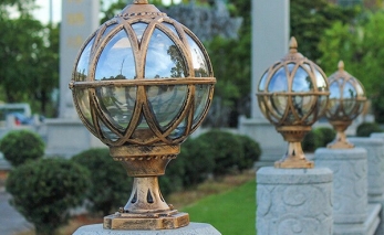 TOP NHỮNG MẪU ĐÈN NĂNG LƯỢNG PHÙ HỢP LẮP Ở TRỤ CỔNG VÀ SÂN VƯỜN NHÀ BẠN