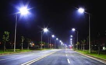 ĐÈN LED PHA NĂNG LƯỢNG MẶT TRỜI TRONG CHIẾU SÁNG ĐƯỜNG PHỐ VÀ SỰ BẢO VỆ MÔI TRƯỜNG: SẢN PHẨM CỦA NHÀ MẶT TRỜI - SUPER SOLAR HOUSE