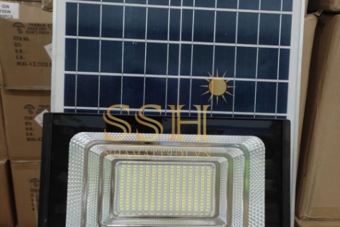 XU HƯỚNG PHÁT TRIỂN MỚI TRONG CÔNG NGHỆ ĐÈN LED PHA NĂNG LƯỢNG MẶT TRỜI: SỰ ĐỘT PHÁ CỦA NHÀ MẶT TRỜI - SUPER SOLAR HOUSE