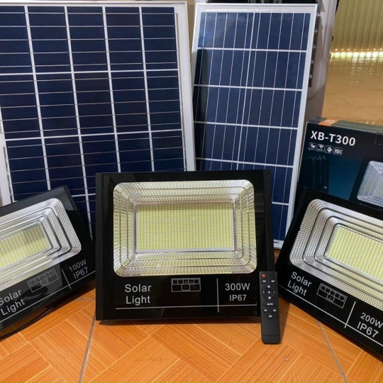 Đèn Pha Báo Pin 60W Ánh Sáng Trắng L60