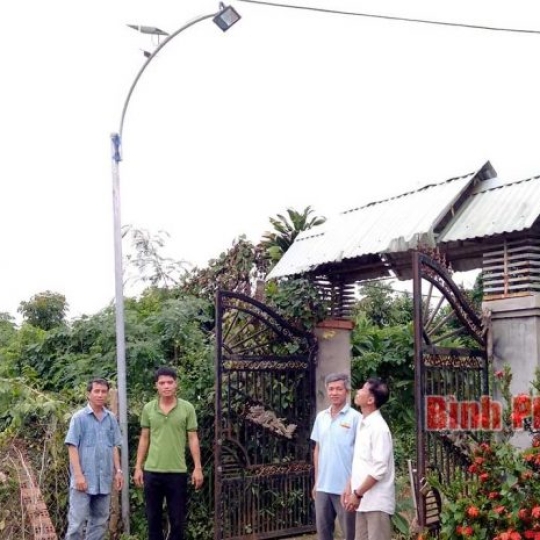 Đèn Năng Lượng Mặt Trời MIFIDI | Đèn Bàn Chải 300W sáng trắng cao cấp BC300