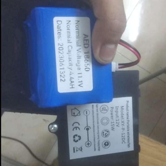 Quạt Quỳ Lồng Sắt 15W kèm sạc 220V