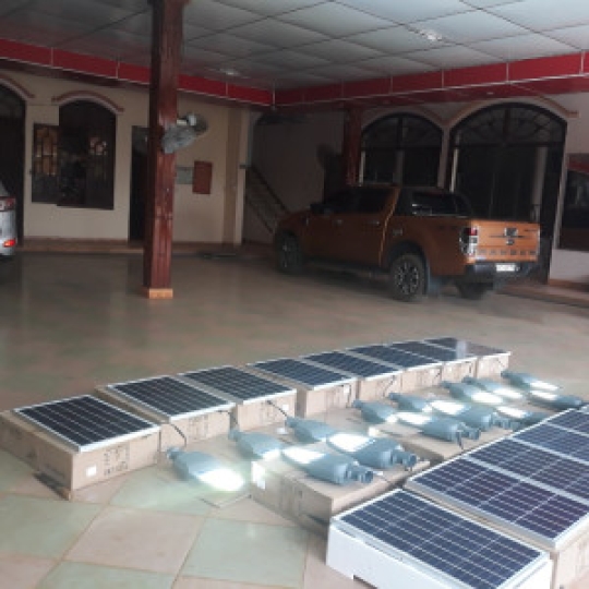 Đèn Năng Lượng Mặt Trời | Đèn Công Trình dạng bàn chải 1000W pin khủng sáng lâu CT1000