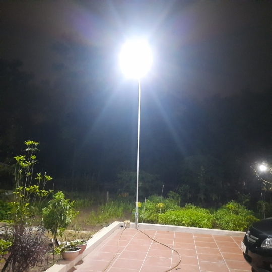 Đèn Năng Lượng Mặt Trời| Đèn Bàn Chải 100W sáng trắng cao cấp BC100