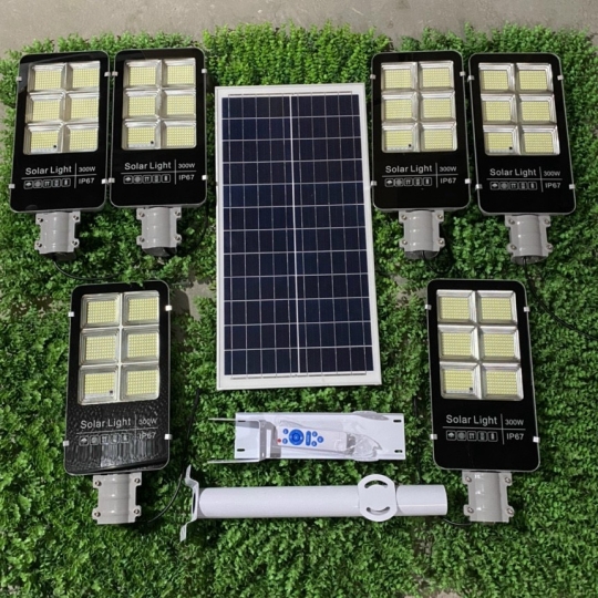 Đèn Năng Lượng Mặt Trời | Đèn Bàn Chải 300W sáng trắng cao cấp BC300